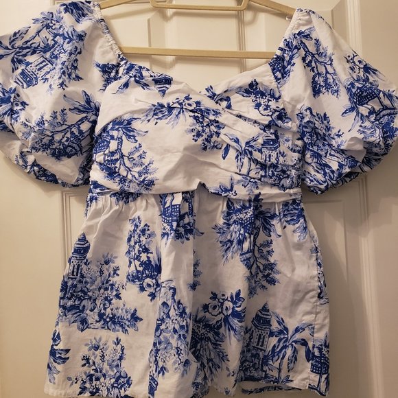 Crown & Ivy Women’s Short Puff Sleeve Toile Top, Size XS, Worn Once - Picture 1 of 1